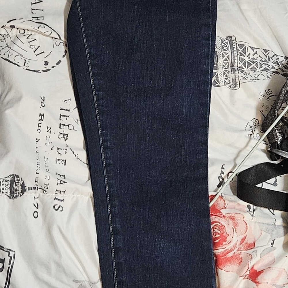 Elegant Navy Skinny Jeans for Women